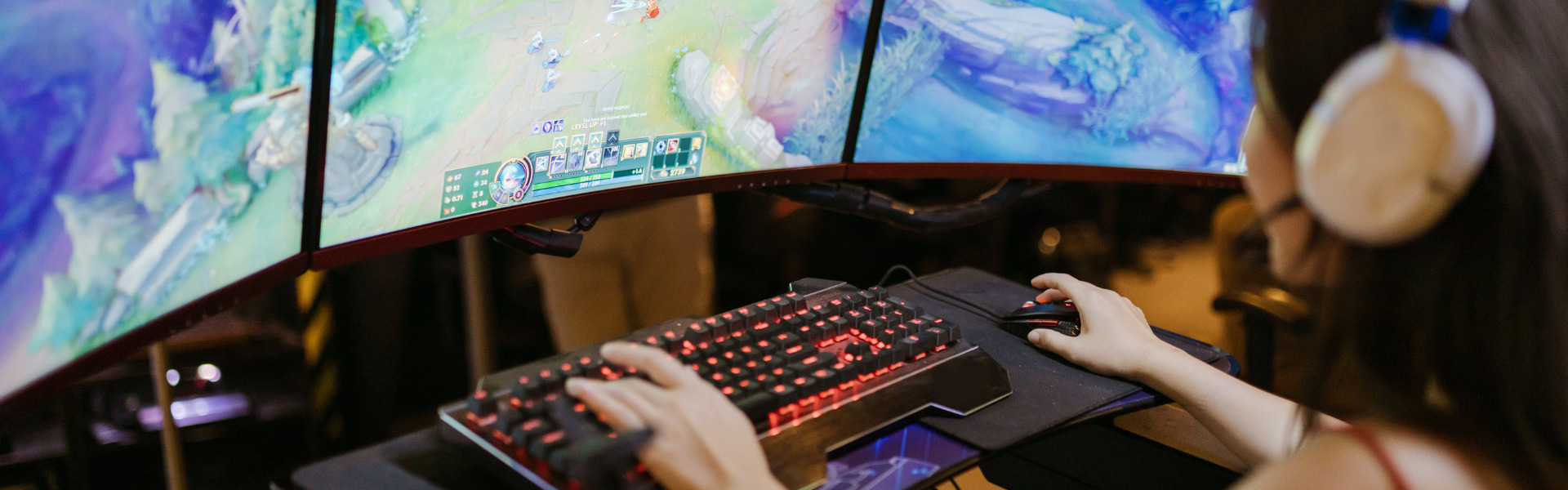 Multi screen gaming in League of Legends